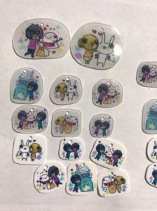 セリアのプラバンが凄い！まるでオーダーしたみたいなオリジナルネームプレートを簡単作成♪とりどり