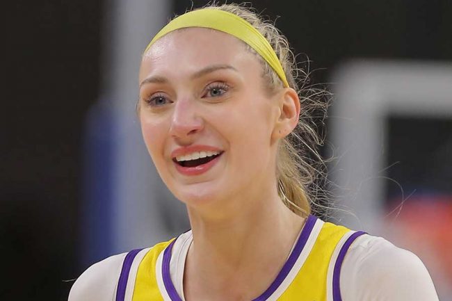 大谷翔平と２ショットが話題の長身金髪美女が圧巻の美ボディー！１９３センチ、美腹筋が凄い！ - スポーツ報知