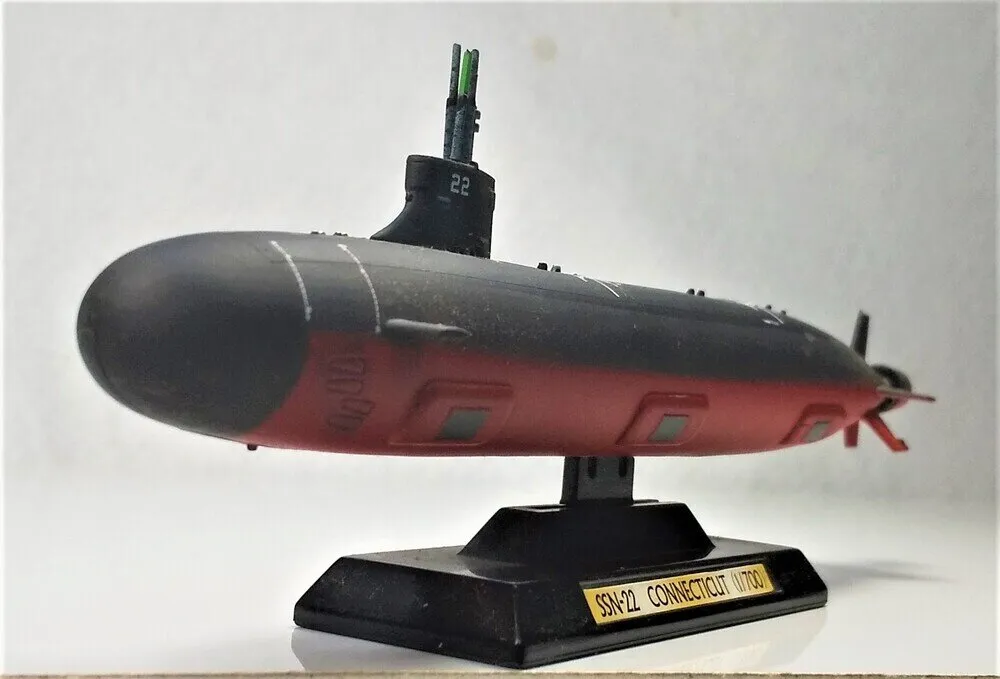 米原潜、南シナ海で「未確認の物体」と衝突 乗組員15人軽傷 - BBCニュース