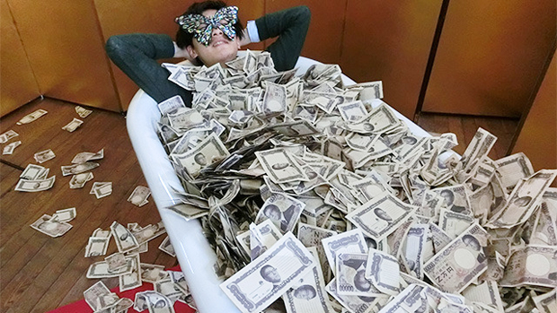 全財産で札束風呂やってみた