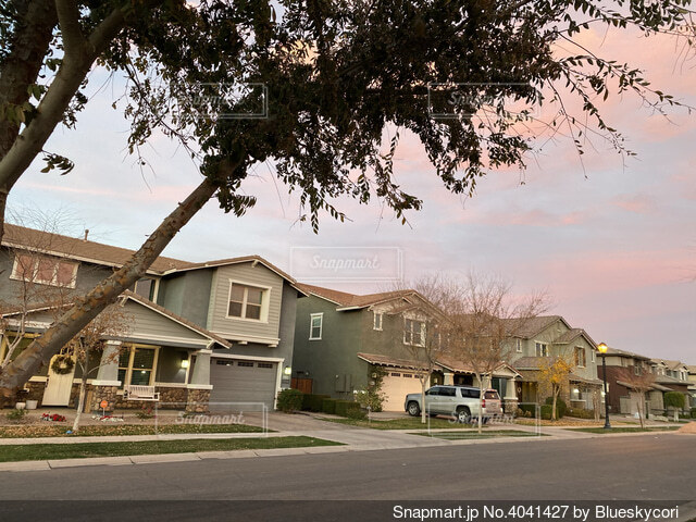 なんで日本の家ってみんな似た色？」アメリカ人からツッコミ→大工さんに聞くと考えさせられた DIY-FUFU- エキスパート - Yahoo!ニュース