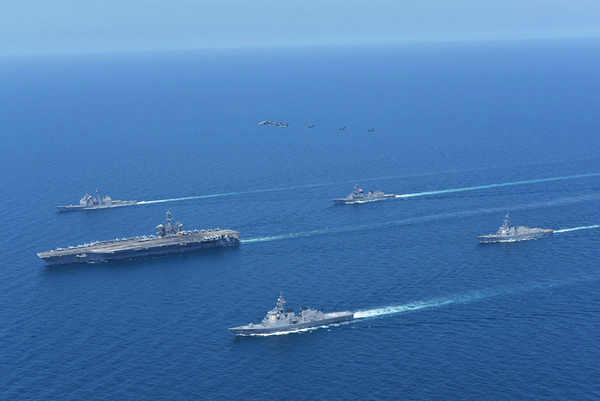 ニミッツ級航空母艦 - Wikipedia