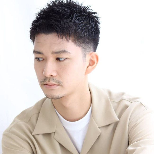 30代ツーブロック無しのビジネスアップバングショートヘアスタイル人形町、水天宮前の理容室、床屋 HAIR&GROOMING YOSHIZAWAInc ヨシザワインク