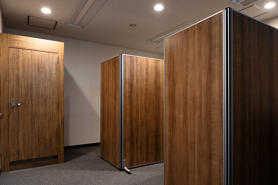 オフィスの休憩室レイアウト。おしゃれで快適なリラックススペースを作るポイントとは？ - オーダー家具、インテリア通販のアーネインテリア 公式