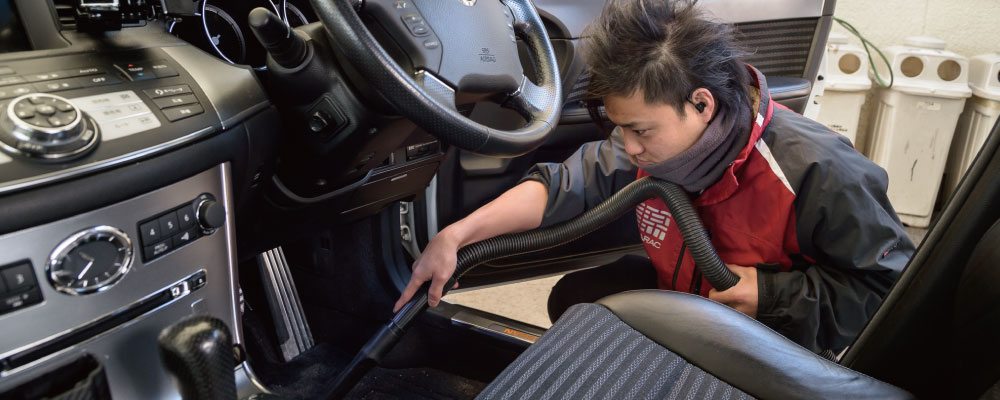 作業メニュー：タバコの臭いを除去！「車のシート洗浄＆車内クリーニング＆消臭・除菌施工」「スズキソリオ MB15S 」 ～栃木県鹿沼市・宇都宮市「ガレージ シースワロー」～グーネットピット