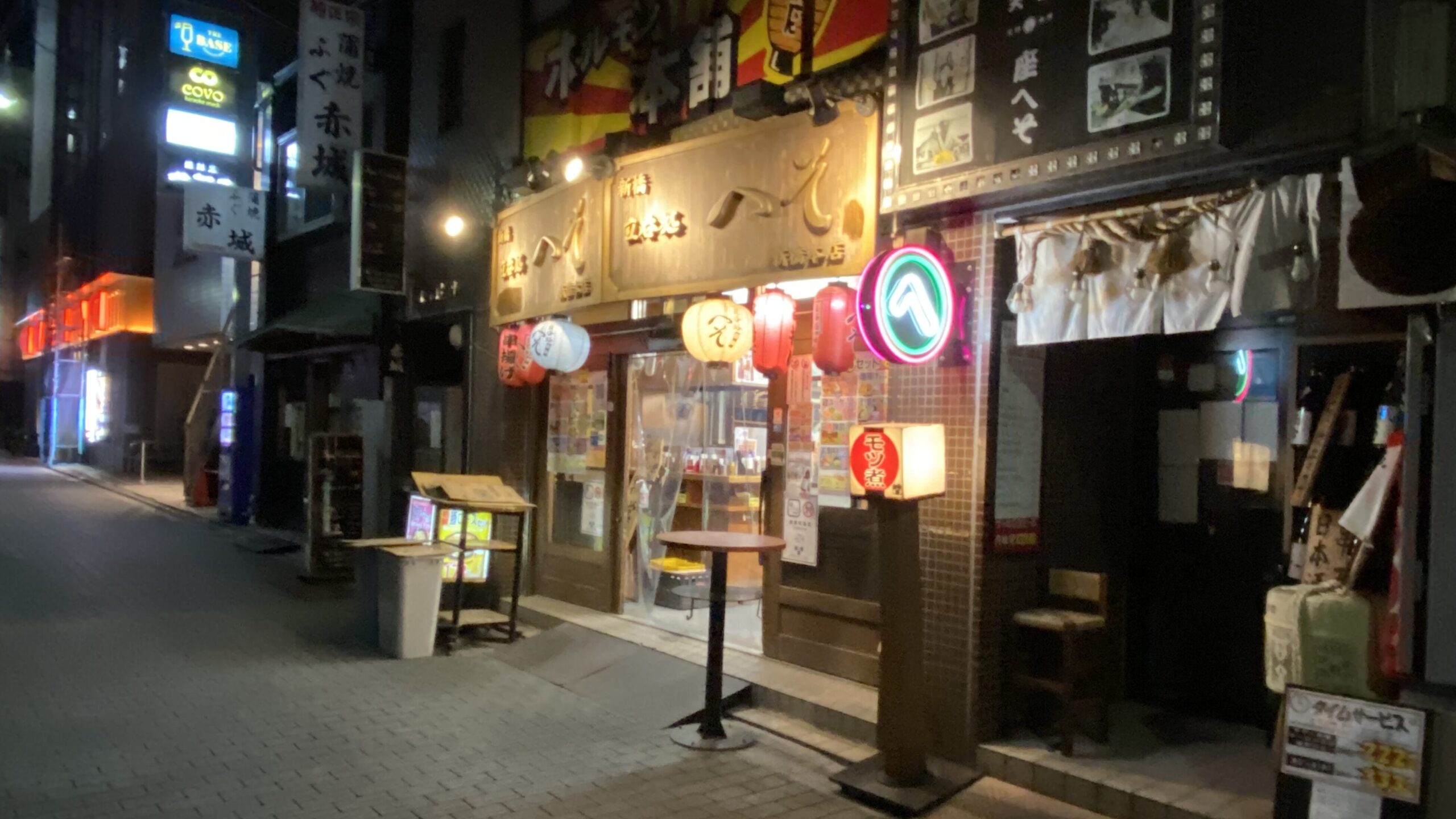 新橋ガード下の飲屋街 東京都の写真素材FYI07587227ストックフォトの Qlean Market キュリンマーケット