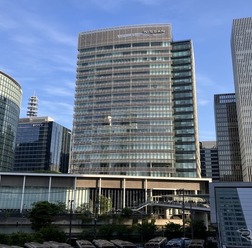 見てきました「日産自動車 横浜工場ゲストホール」: Breva750日記 旧：F800ST日記