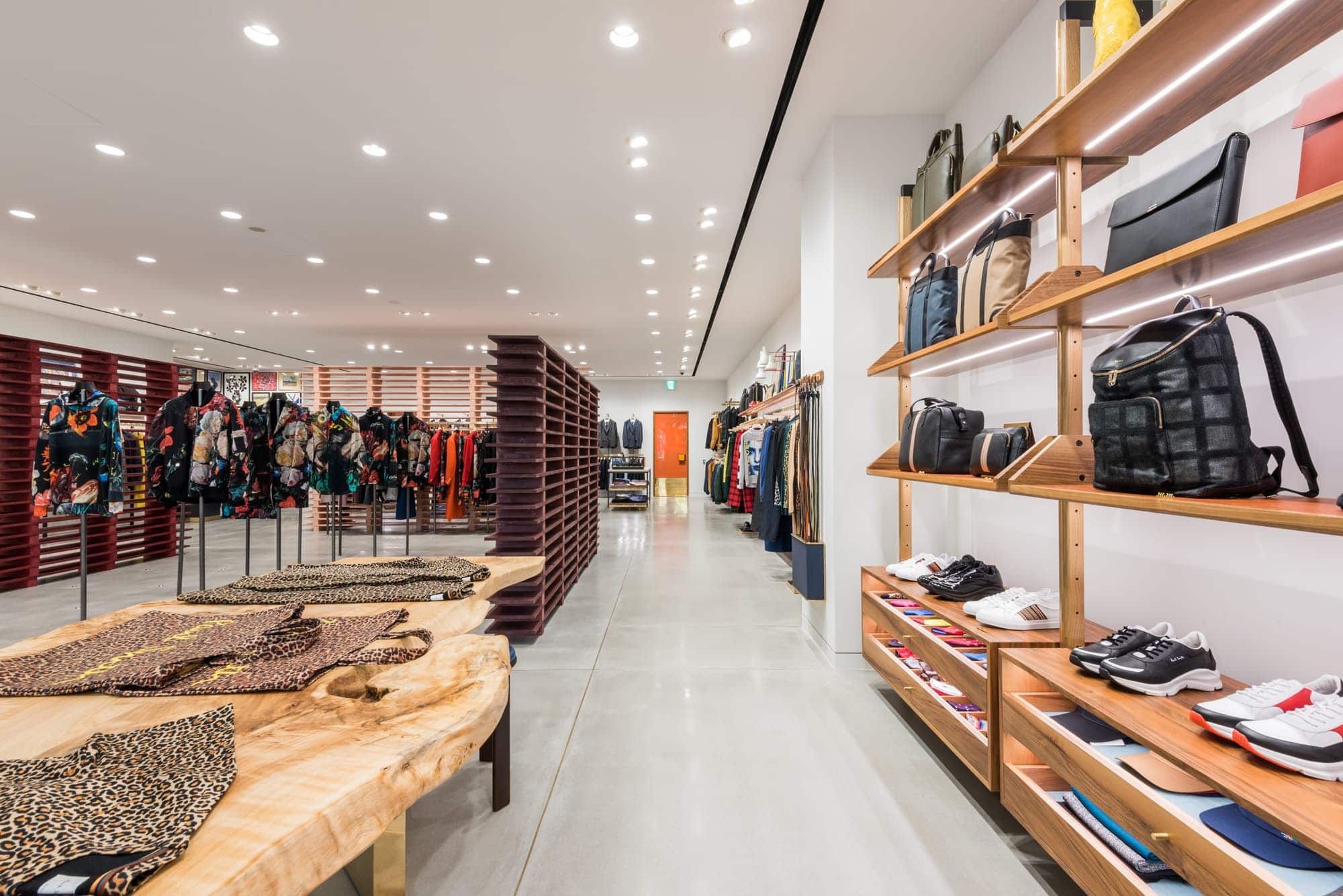 ハロー・大阪！ いま関西で最もホットな場所にポール・スミスのショップができました。newsHOUYHNHNM フイナム