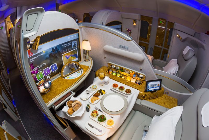 飛行機の座席ランク完全解説！クラス選択のポイントは？タビーカJALカード