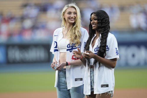 色気ダダ漏れ！」米バスケ界が誇る193cm長身美女のツヤツヤ“生足美脚”にファン興奮！「極上のスタイル」「こういうの待ってた」 THEDIGEST ｄメニューニュース NTTドコモ