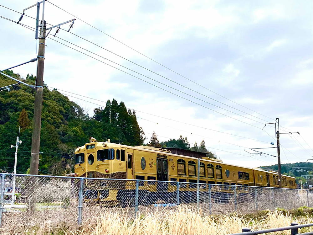 マンガ 電車に乗ろうとホームの列に並んでたら 横から割り込み 「あるある」の声乗りものニュース