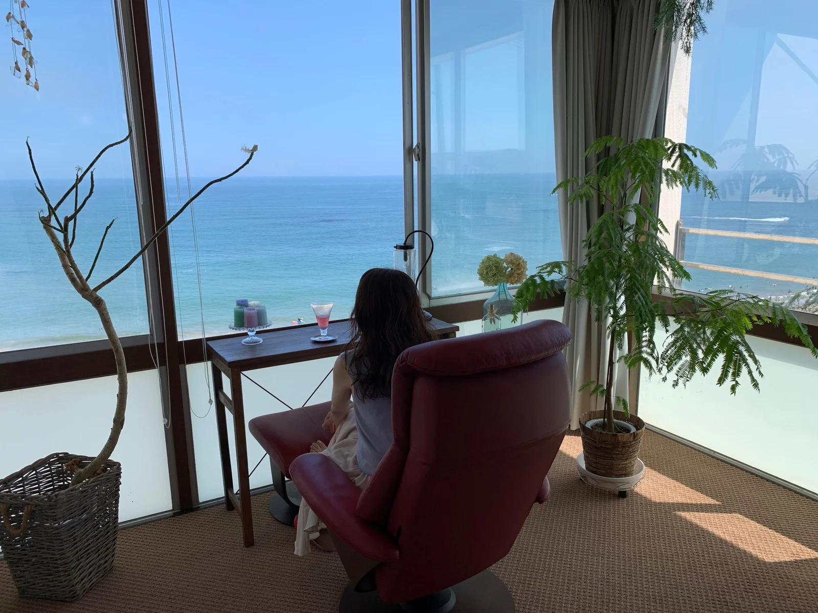 日立 カフェモカの上にくまさん！？🧸 ♡cafedeshoushou 📍茨城県日立市弁天町1-5-7-1F 🅿️ 駐車場あり💰現金、カード払い可🏷️ ベアーカフェモカ¥700お昼時にいったらランチのお客さんが沢山とても賑わっていました🌟カフェモカの上に乗っているのはチョコレートでできたくまさん🧸 沈んでいってしまうのがいつも恋しい🥺💧