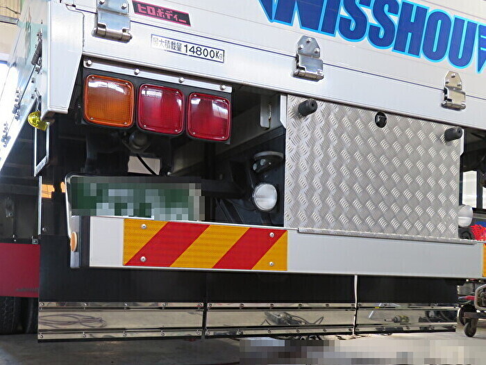 企業開発センタートラックの構内事故を防止せよ