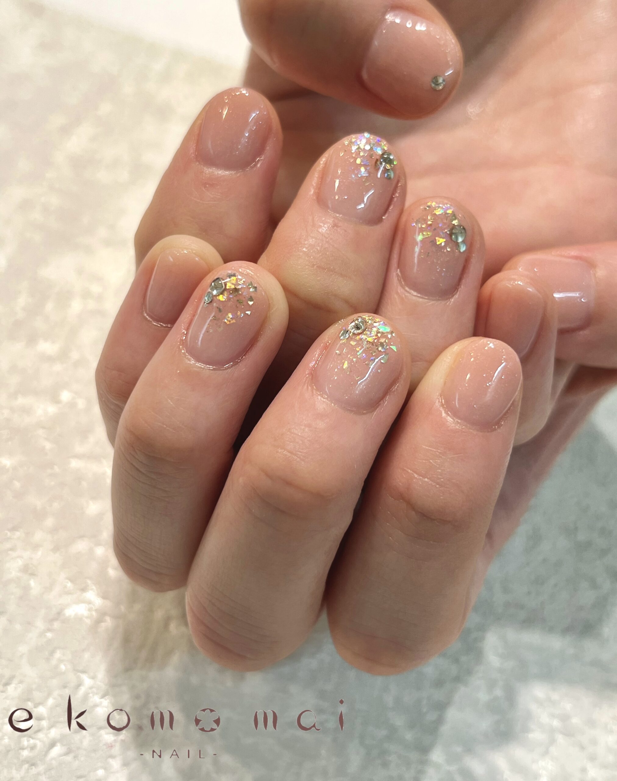 2022年夏 オフィスネイルにもおすすめ。シンプルな仕上がりの夏色ワンカラーネイル＜7選＞Sheage シェアージュ