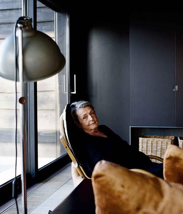 過去のコレクションから、デザイナーズファッションの“創造性”を探求するMaison Margiela 1998 SS コレクション「flatgarments」 │ QUI - Fashion & Culture media