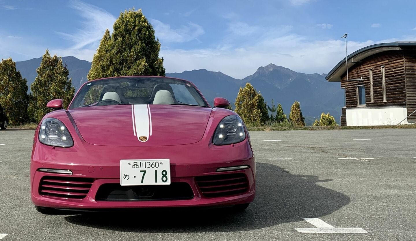 美しすぎるクルマ・ベスト3 世良耕太日本人がデザインした最新ポルシェ 911。その後ろ姿を眺めながら飲む酒は旨いオープンカーMotor-Fan モーターファン