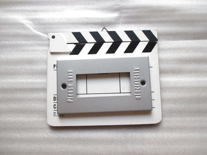 連載 映画の撮影みたい☆100均雑貨を使ってカチンコフォトフレームを作ろう！folk