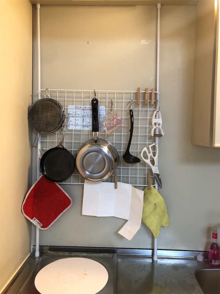 突っ張り棒とワイヤーネットを結束バンドを使わずに結合伸縮棒と伸縮棒を固定する方法関西の駅ガイド