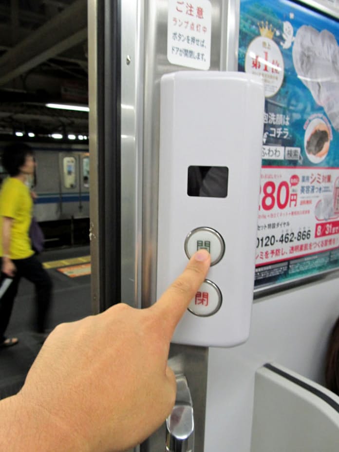 JR青梅線・五日市線・八高線の電車ドア