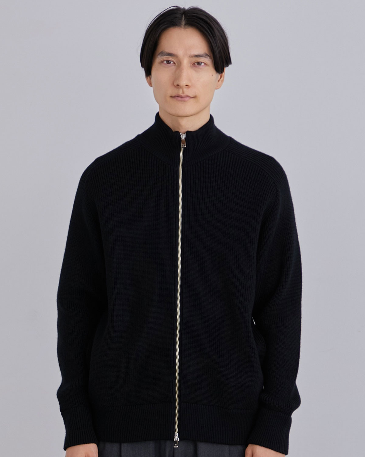 一枚で洒落見え『ドライバーズニット』とは?人気ブランド 3選 -STYLE HAUS