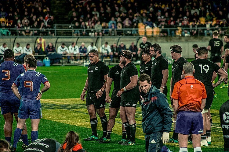 Junkanooが戻ってくるくる！🌟 ジャンカヌーとは、バハマで一番大きなお祭り。カラフルな衣装を身にまとい、カウベル、ラッパ、太鼓などを鳴らし、独特のリズムで踊りながら朝までパレードを行います✨コロナの影響でキャンセルになっていたお祭りが今年は戻ってきます