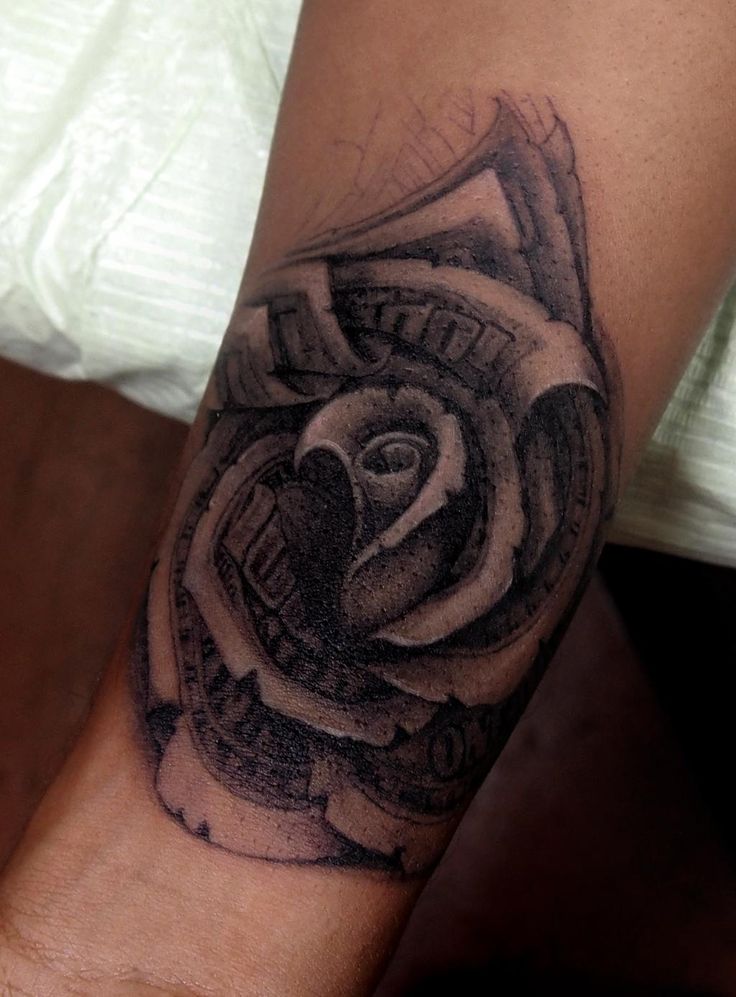 ブラック&グレー money rose マネーローズ東京の渋谷・秋葉原・原宿でタトゥースタジオはSunsqlit Tattoo