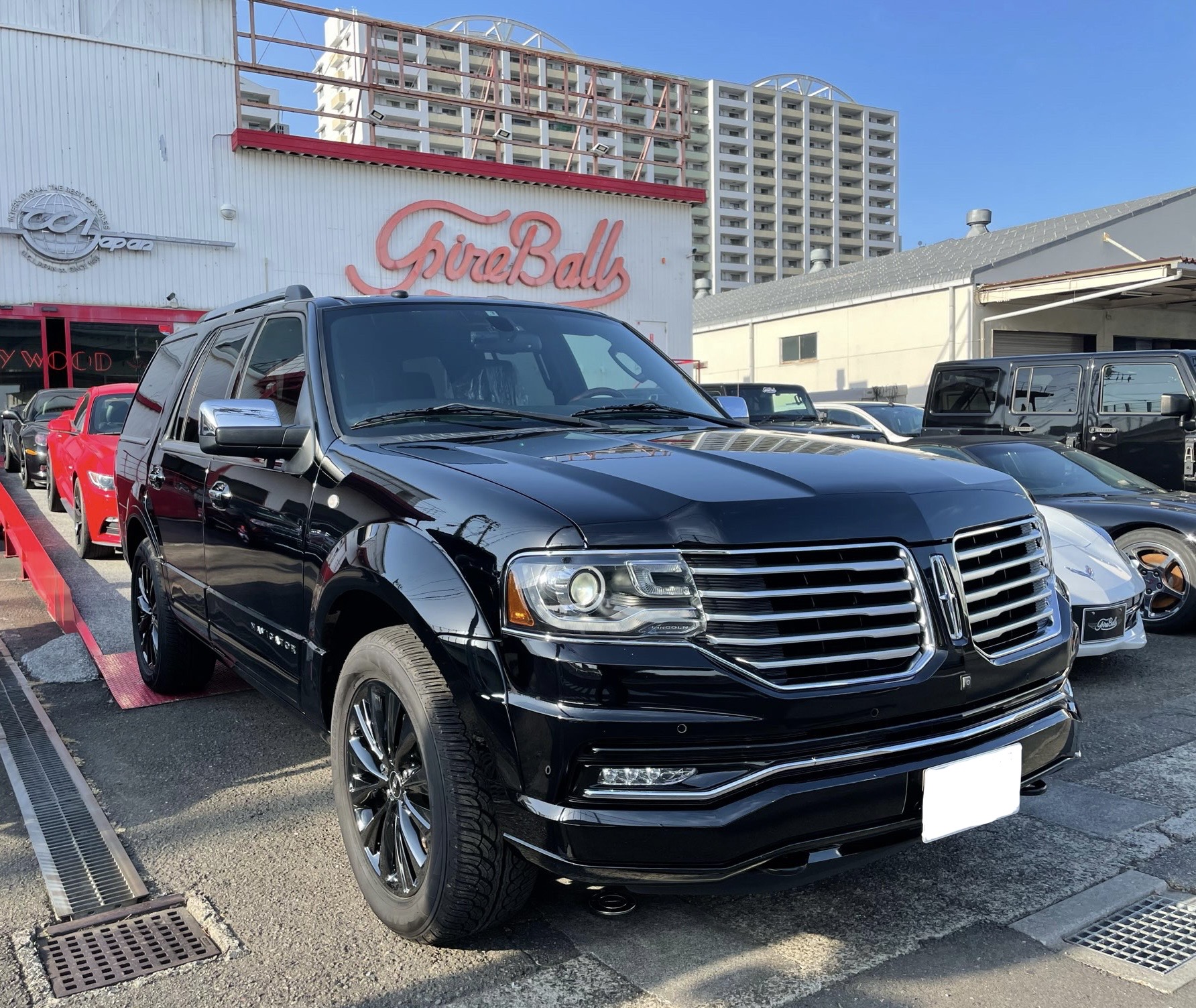 リンカーンナビゲーター御成約！アメ車・逆輸入車の中古車・カスタム・買取ならフェアライン