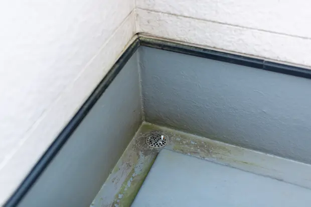 マンションでもOK！ ベランダ掃除はこの要点を押さえよう