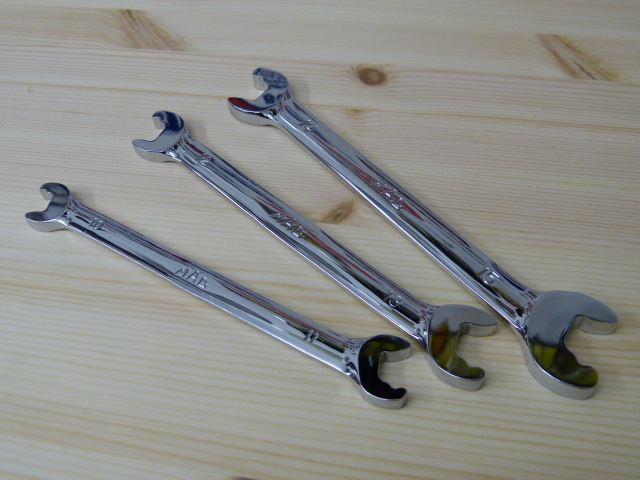 各種サイズに対応した早回し可能なモンキーレンチ。これは便利すぎる