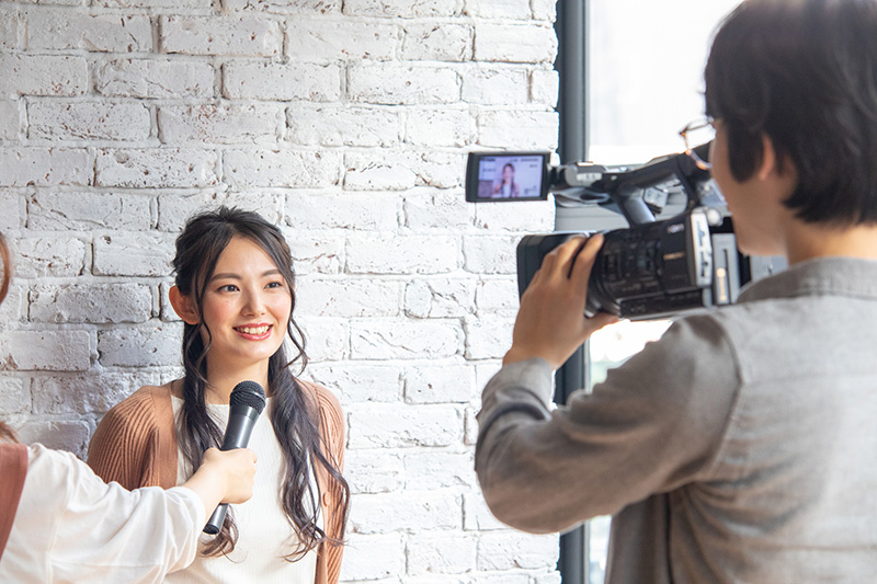 インタビュー動画制作動画制作会社のCrevo株式会社 クレボ