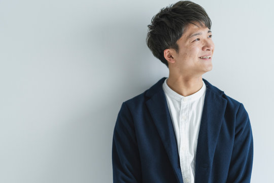 フリーイラスト8人の若い男性のセットでアハ体験GAHAG著作権フリー写真・イラスト素材集 - GAHAG著作権フリー 写真・イラスト素材集