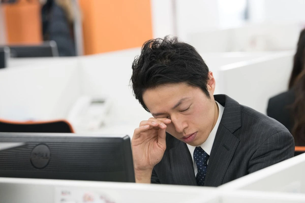 リモートワーク 疲れた 居眠りイラスト - No: 2349731無料イラスト・フリー素材なら「イラストAC」