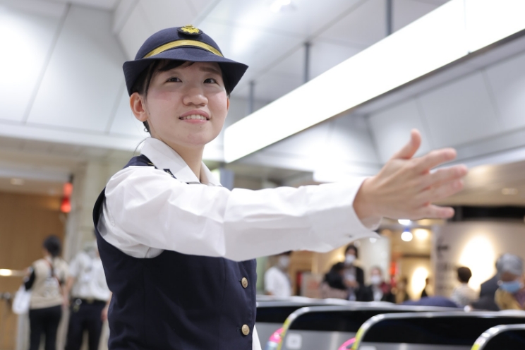 新幹線「一番列車」は珠洲市・能登町出身の運転士や車掌が乗務「被災地に明るいニュースを」 : 読売新聞