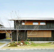 One-story room tourA house for three generations to live in, with afireplace arranged around- YouTube