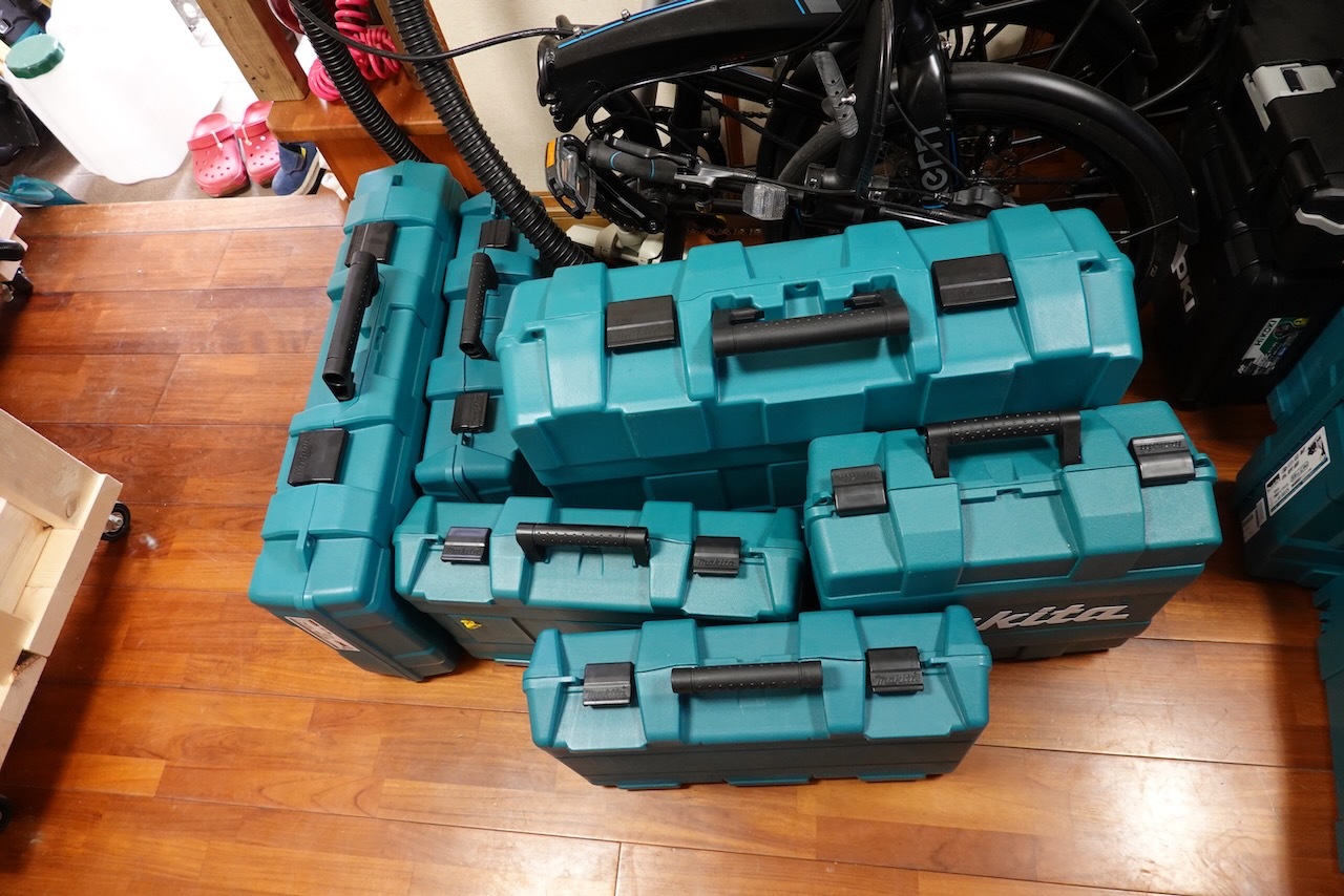 電動工具の収納方法！保管スペースを自作するDIYアイデアを紹介家事オリーブオイルをひとまわし