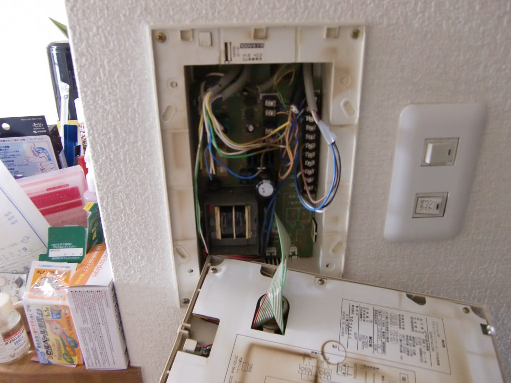 北九州周辺インターホン取り付け モール配線や、配線地中埋設 スリーエイチ デンキ北九州