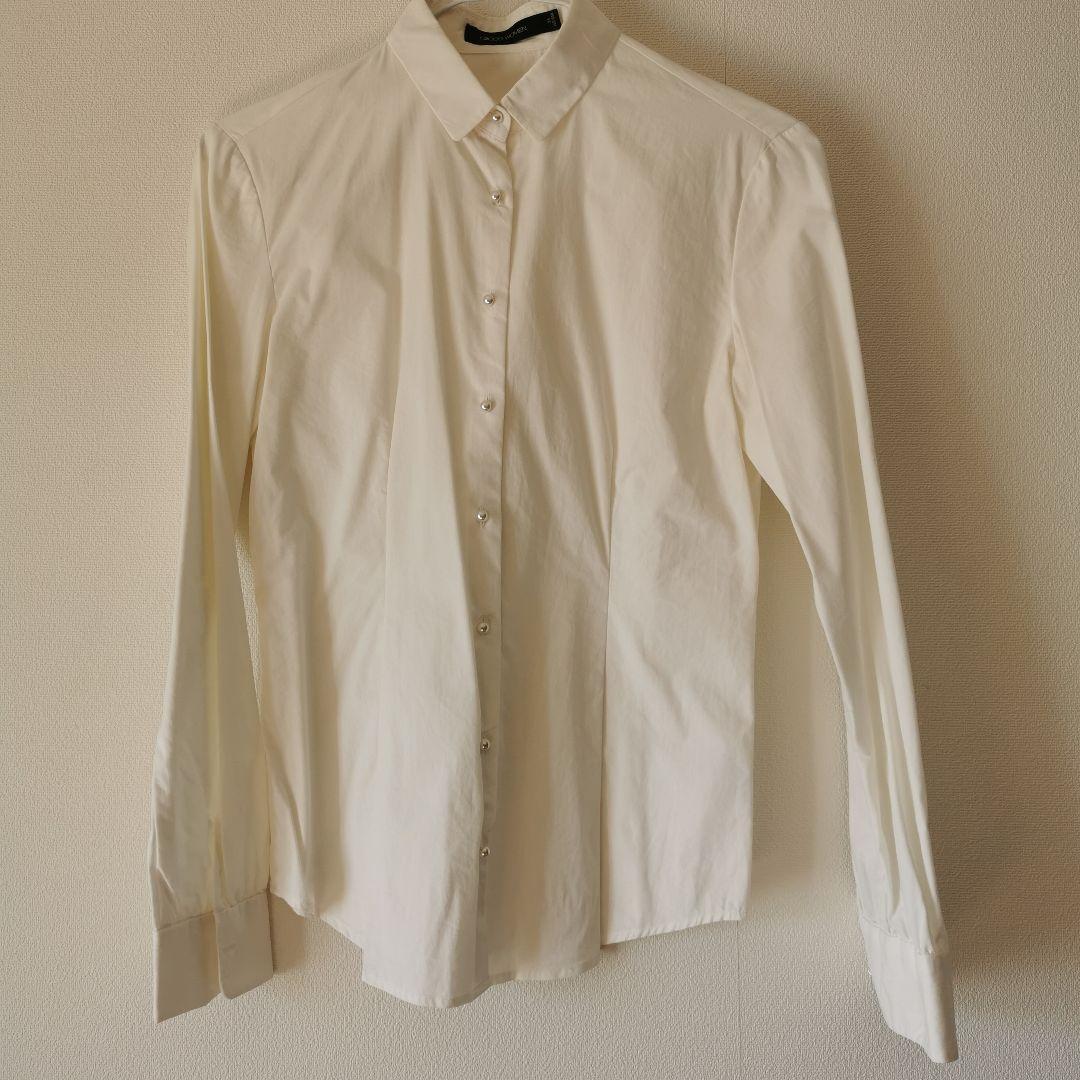 面接で好印象を与えられるワイシャツとは？色柄や襟、ボタンの閉め方なども徹底解説ANSWER