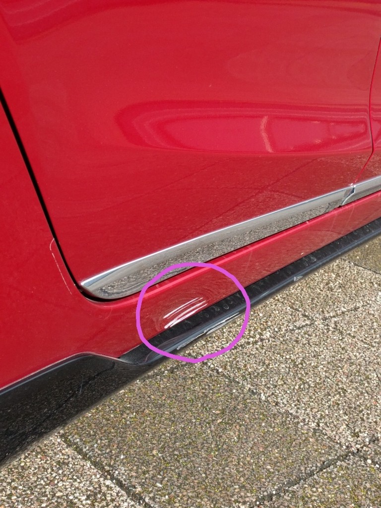 車の穴埋めはどうしたら良い？板金業者に依頼すればきれいに仕上がるMoonshot