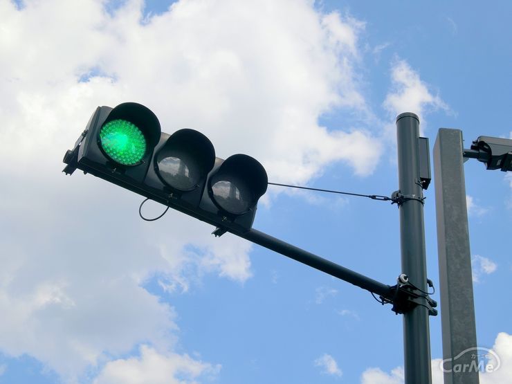 縦型の信号の写真素材写真素材なら「写真AC」無料 フリー ダウンロードOK