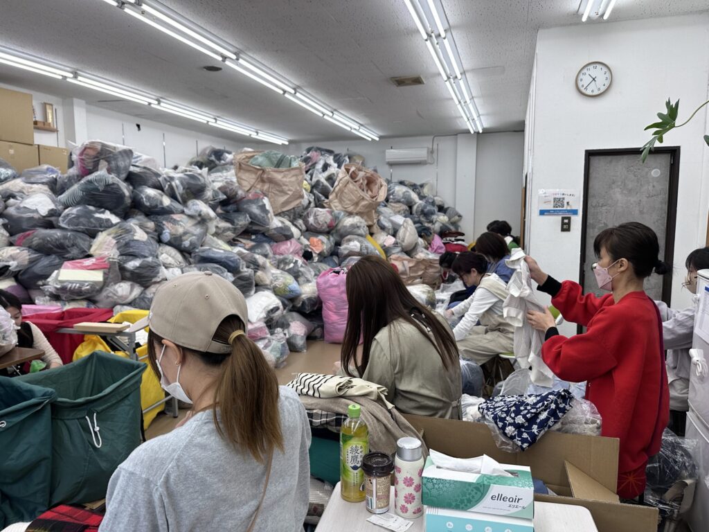 メルカリ販売 100円仕入れと0円仕入れどっちがメリット？個人で仕入れる古着倉庫は実際どうなん？ おすすめ リスクなしで稼げる副業はALLS-COMPANY