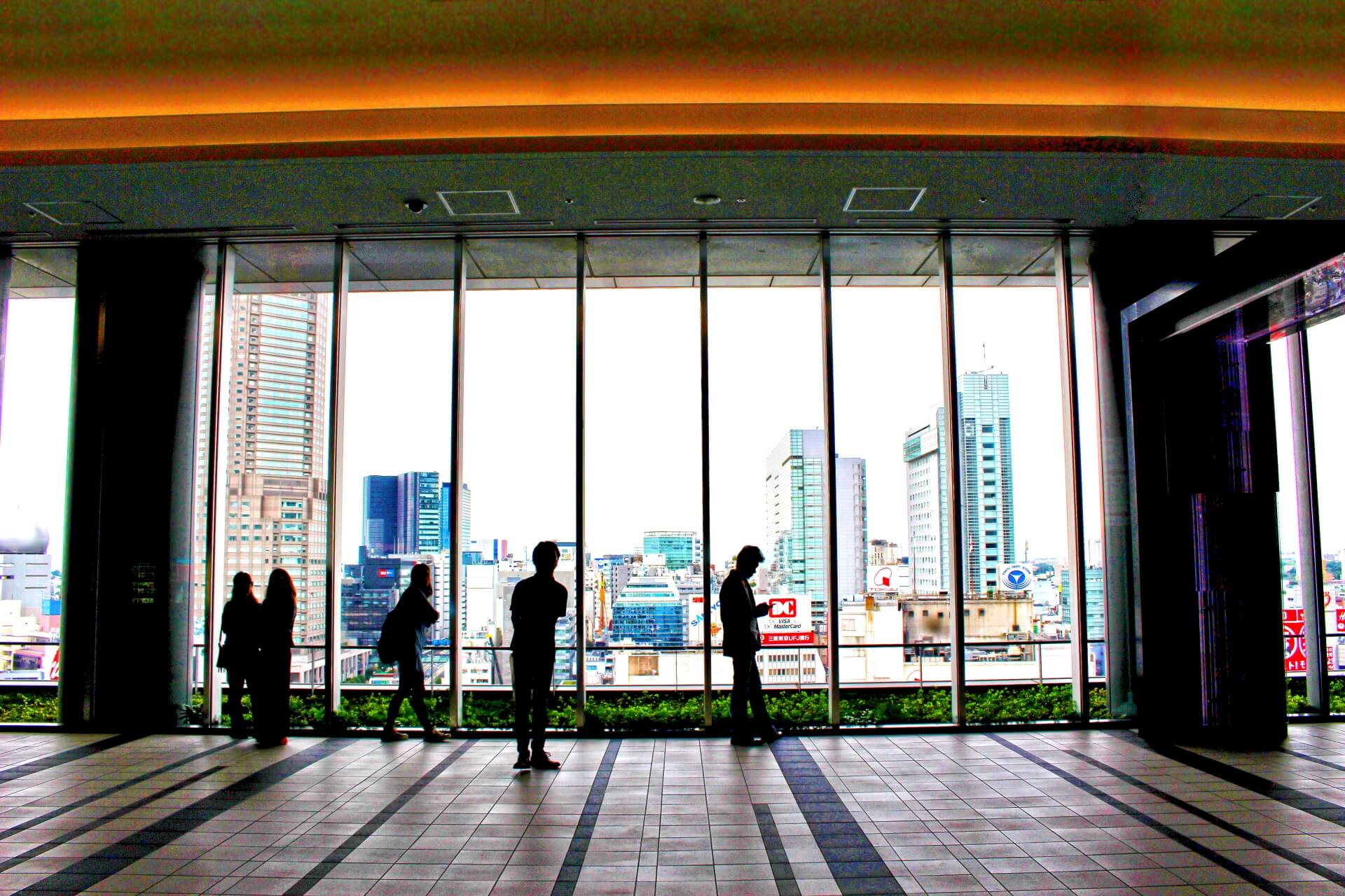 監視カメラとは？防犯カメラとの違いやメリット・デメリットを解説ビジネスコンシェルジュ powered by お名前.com