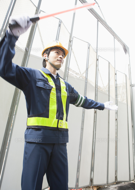 交通誘導警備の強い味⽅︕「誘導灯」ってこんなもの︕ -公式 未経験大歓迎！グリーン警備保障のアルバイト求人