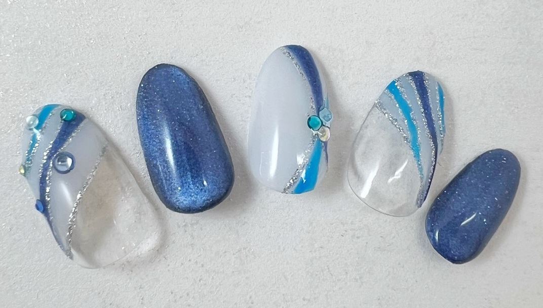 オフィスネイル 青TikTok