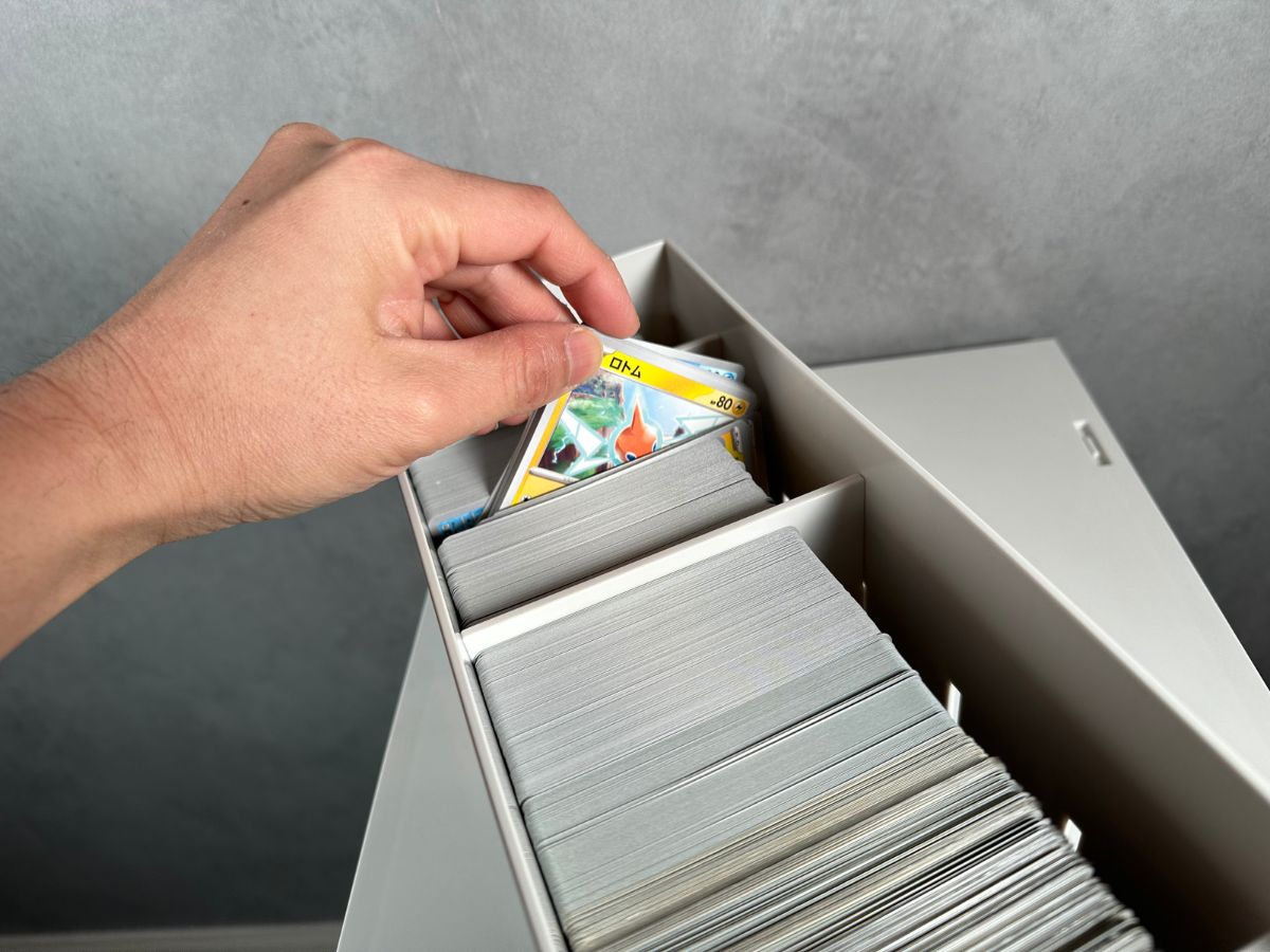 ポケカ 公式プレイマットがピッタリ収納プレマケース 無印良品ポケカ飯