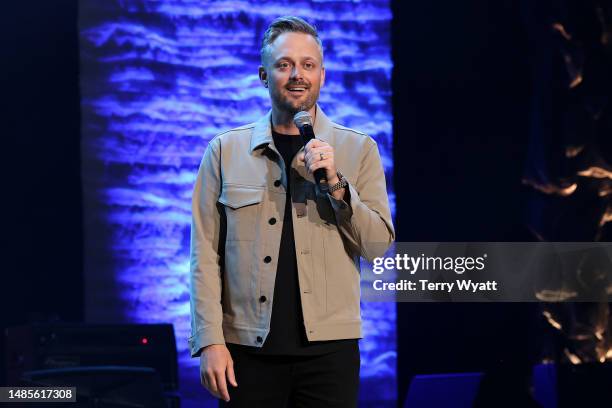 ポール・サイモンとマイケルJフォックスが共演―チャリティーで - WSJ