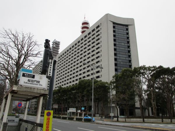 アーカイブされた写真・日本最初のステンドグラス職人、別府七郎の作品だった 42ウェイバックマシンにアーカイブされている写真をpostします20年前に始めたヤフーブログ ５年前に閉鎖 の古いページから選択してpostします 第４２回目は４代目警視庁本部庁舎 ・近代建築