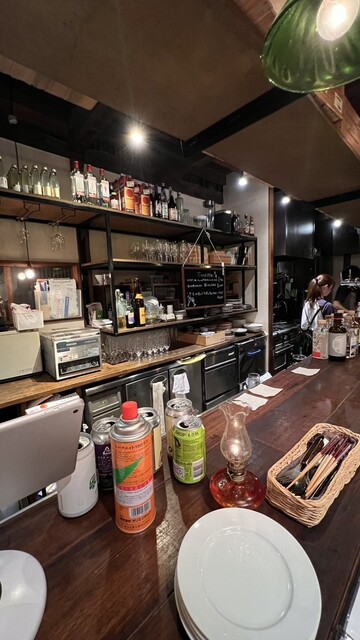 看板が新しくなりました夏から秋ver🍂 昨日から急に冷え込んできましたね。 秋もあっという間です🍂秋のおすすめメニューとこれからの忘年会やイベント等での貸切について書かせていただきました✍️ 是非、ご覧ください！ 貸切のご予約受付中です！本日もスタッフ