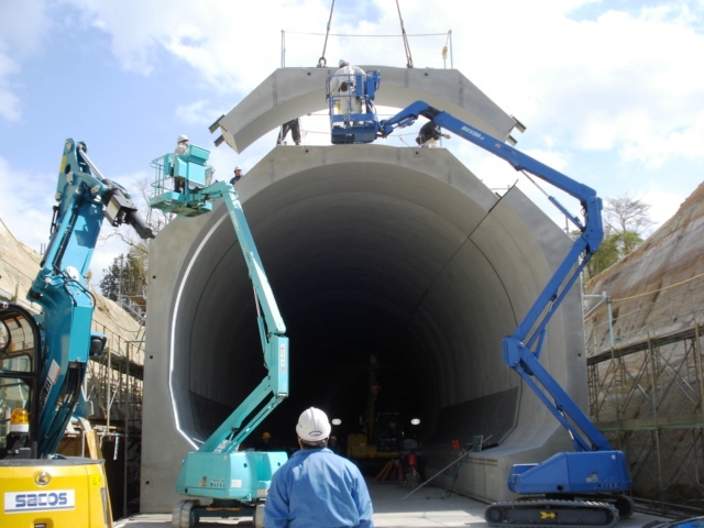 大和川線 施工ステップ：開削トンネル建設事業の推進 大和川線 大阪府道高速大和川線阪神高速道路 企業情報サイト