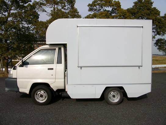 H7 toyota ﾊｲｴｰｽ VWFOOD TRUCK OKINAWA