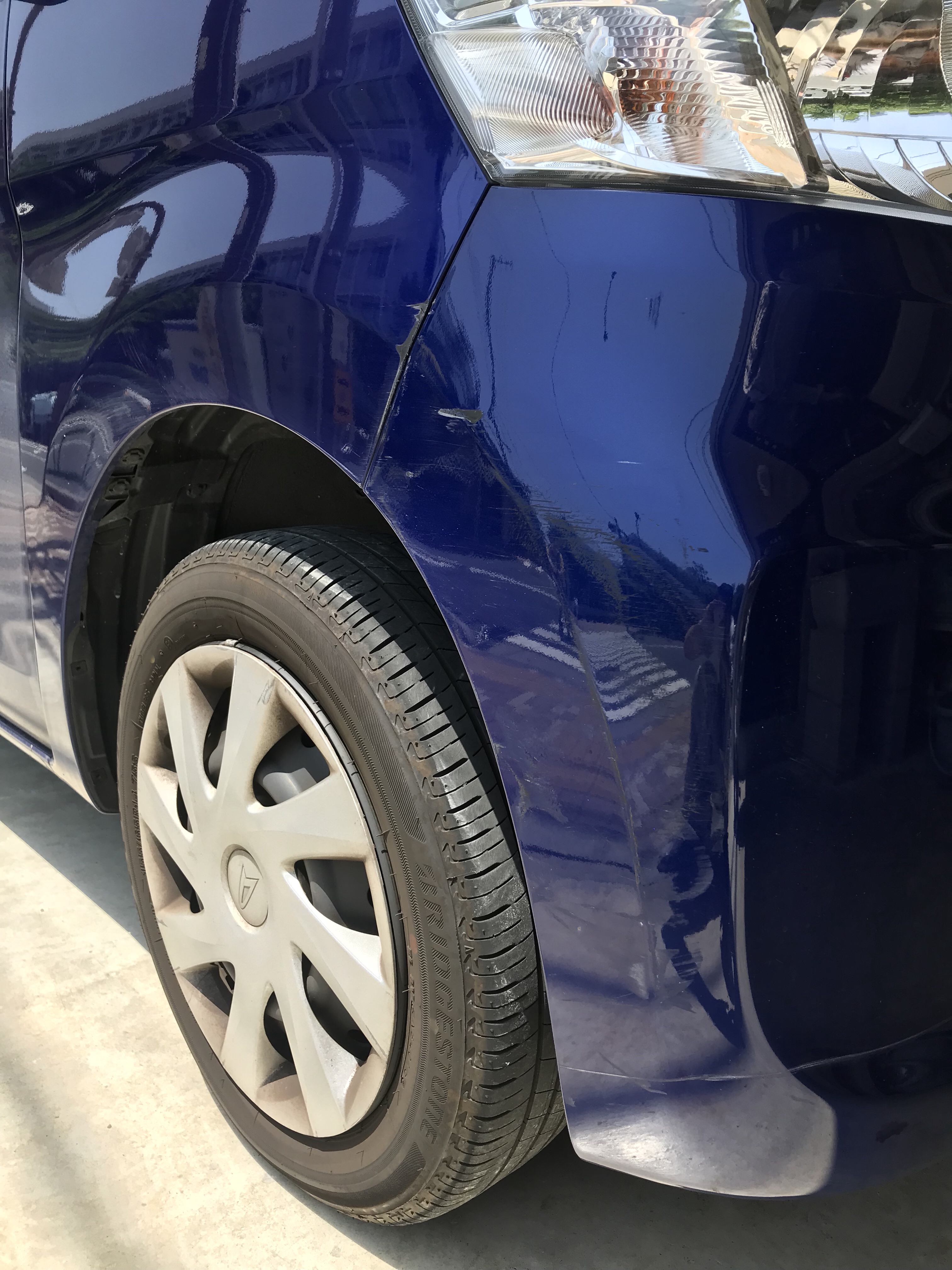 バンパーの擦り傷、軽いヘコミの修理 – 神戸ボディショップ 自動車修理、板金塗装の専門店